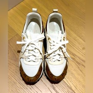 Selling authentic Louis Vuitton sneakers
